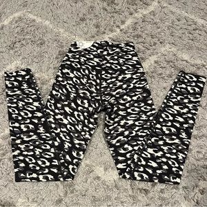 Aerie animal print leggings -perfect for back to school Size XS